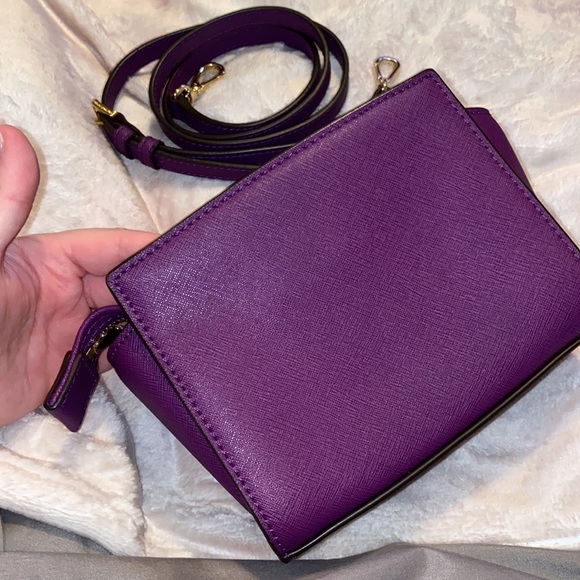 MICHAEL KORS MINI PURPLE CROSSBODY - Picture 3 of 7